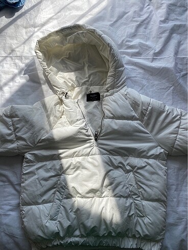 bershka beyaz sisme mont