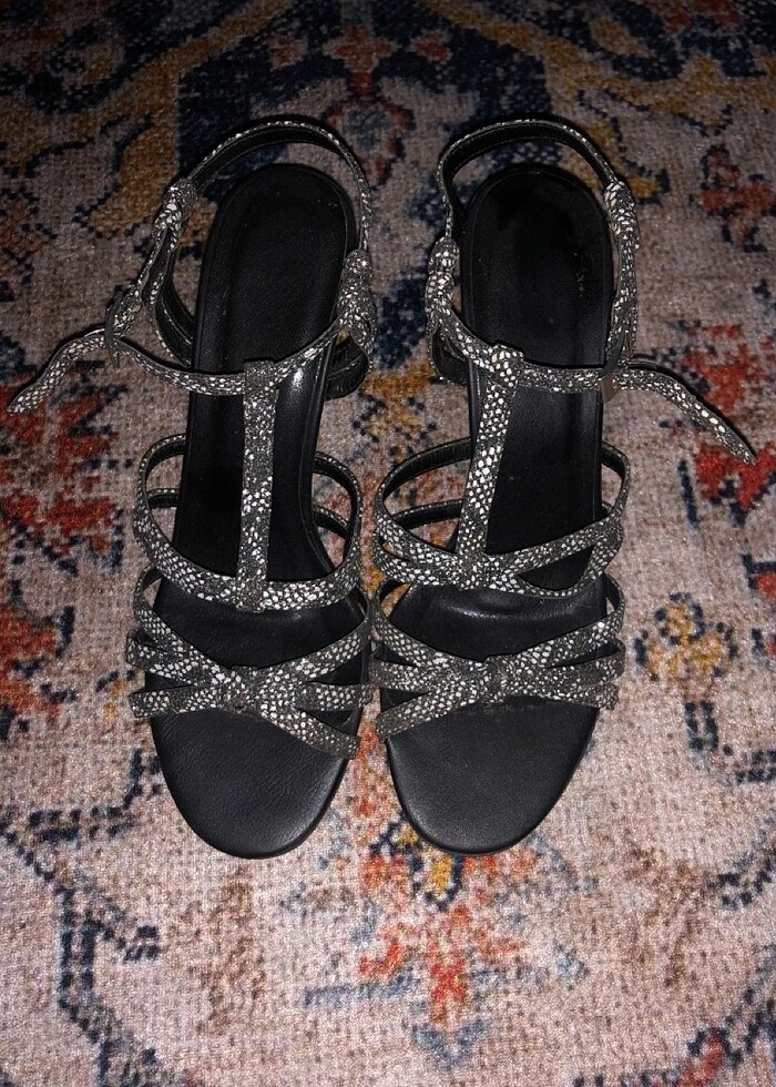 Topuklu ayakkabı - Görsel 2