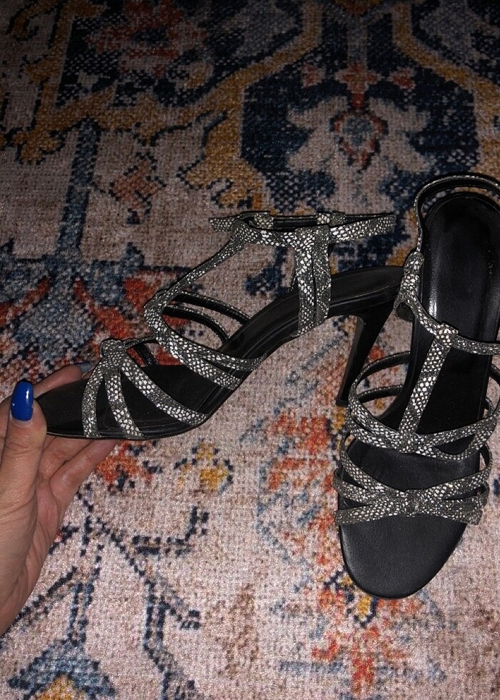 Topuklu ayakkabı - Görsel 3