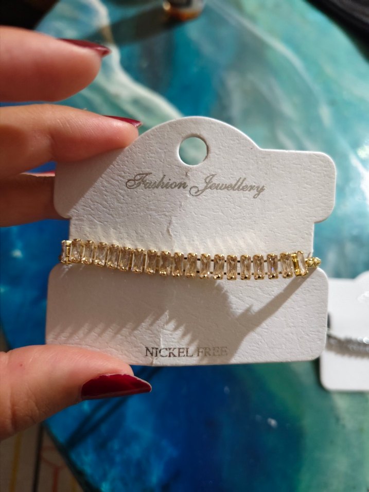 Sıra Taşlı Zincir Detaylı Altın Renk Kadın Bileklik - Görsel 5