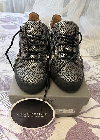 Giuseppe Zanotti Sik Ve Modern Siyah Metalik Sneaker