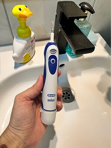 Oral-B pilli diş fırçası