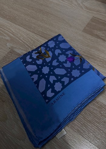 Armine Mavi Geometrik Desenli İnce Sal
