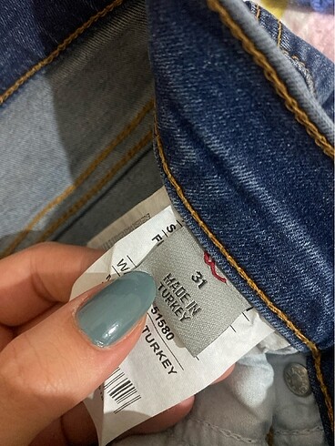 31 Beden lacivert Renk Etiketi duruyor Ltb jeans