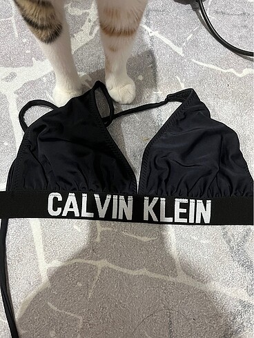 Calvin Klein bikini üstü