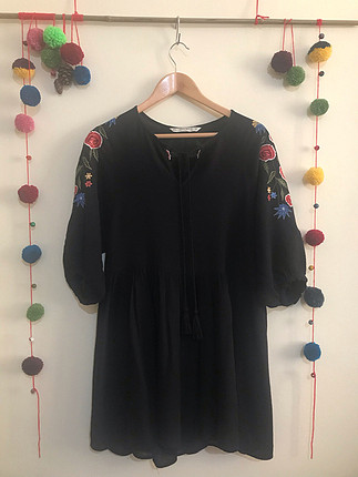 Zara nakışlı elbise