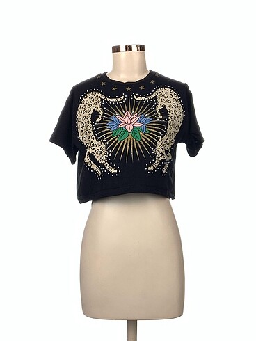 Quzu T-shirt %70 İndirimli.