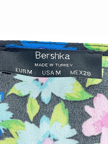 m Beden çeşitli Renk Bershka Bluz %70 İndirimli.