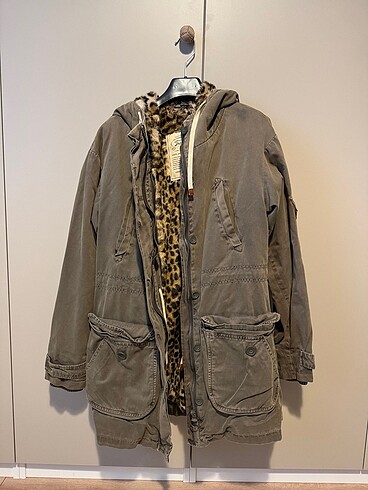 Zara leopar yağmurluklu parka