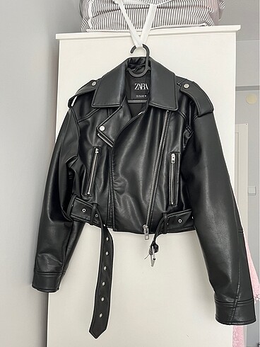 s Beden siyah Renk zara oversize crop deri ceket