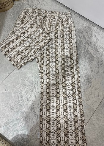 Trendyol & Milla Ekru Bej Yilan Desenli Uzun Pantolon