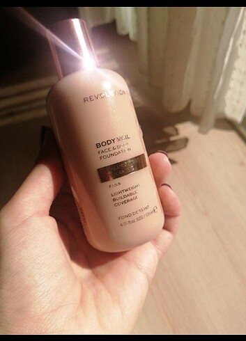 REVOLUTİON BODY AND FACE FONDÖTEN