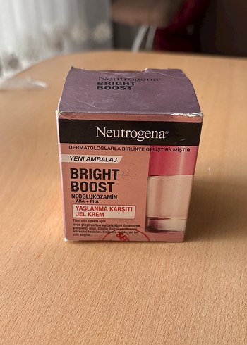 Neutrogena Bright Boost Yaslanma Karsiti Jel Krem