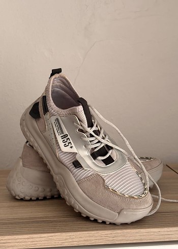 Hotiç Sneaker