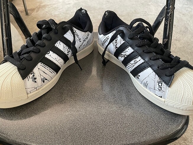 43 Beden çeşitli Renk Adidas süperstar 43 numara orjinal