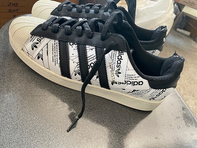 43 Beden Adidas süperstar 43 numara orjinal