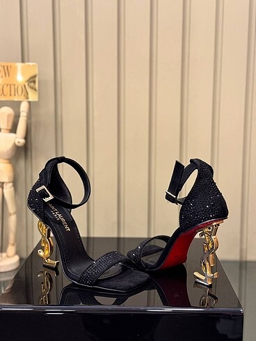 Diğer YSL PRIVATE COLLECTION