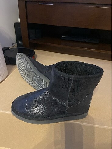 38 Beden Bot ugg