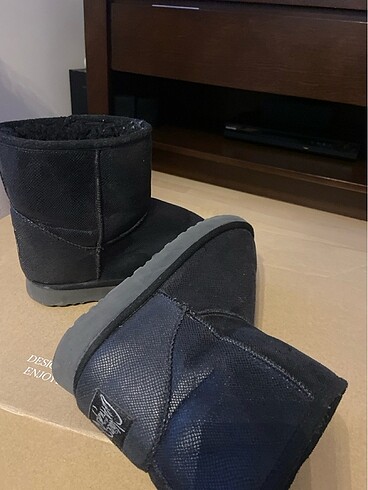 Bambi Bot ugg