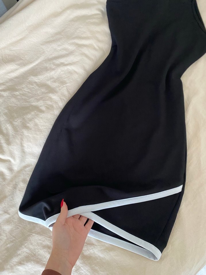 Siyah Elbise - Görsel 2