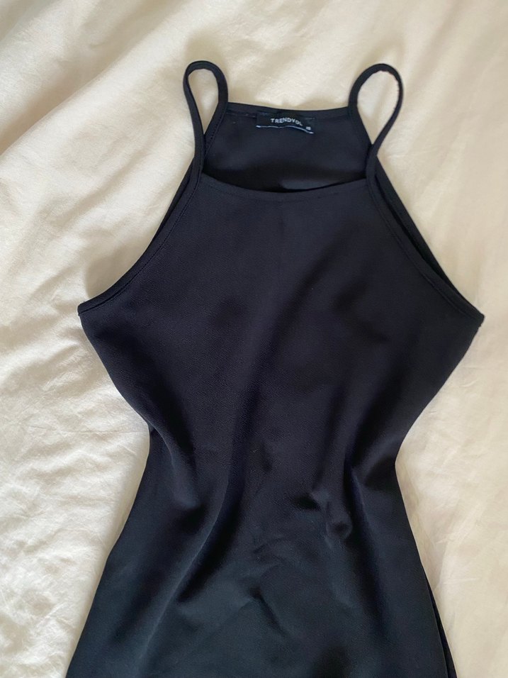 Siyah Elbise - Görsel 3