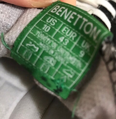 43 Beden siyah Renk Benetton 43 numara