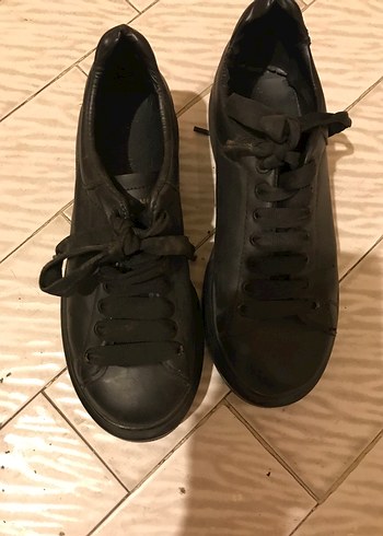 Siyah Minimalist Kadın Spor Ayakkabı