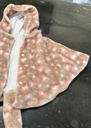 Pembe Kapüşonlu Bağcıklı Kız Panço - Görsel 2