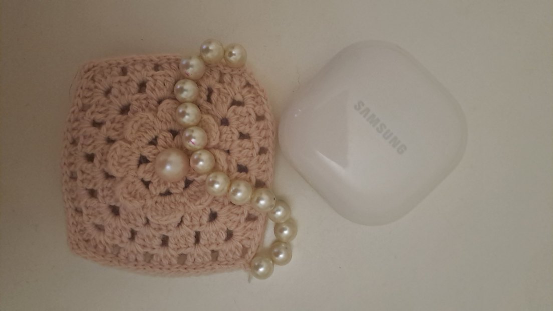 Beyaz İnci Detaylı Kulaklık Kılıfı - Görsel 3