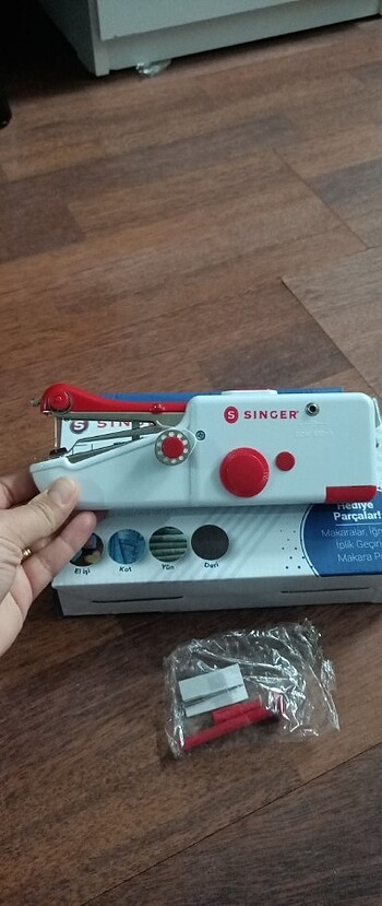 El dikiş makinesi