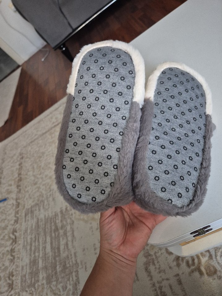 Gri Peluş  Ev Terliği - Görsel 2