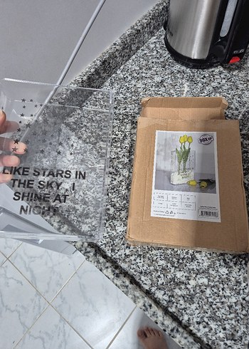 Sarı Şeffaf Yıldız Desenli Vazo - Görsel 3