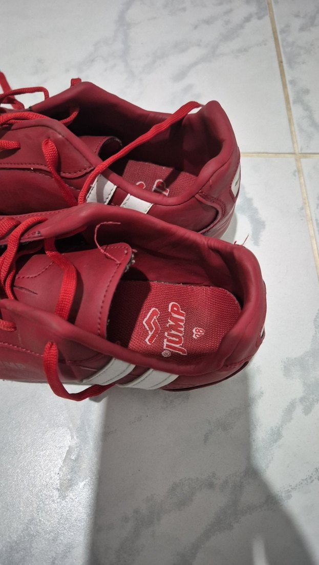 Kırmızı Bağcıklı Erkek Futbol Ayakkabısı - Görsel 3