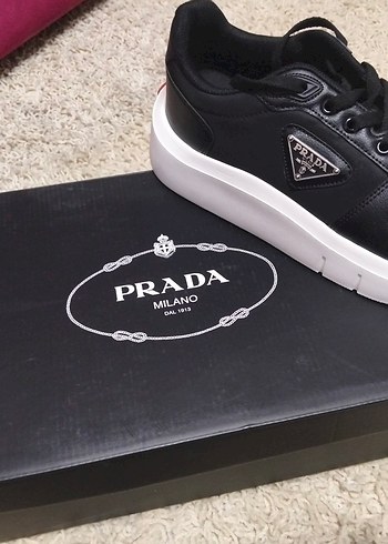 Prada Siyah Beyaz Minimal Sneaker