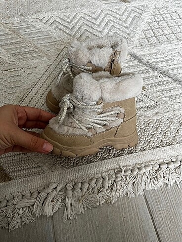 22 Beden Zara bot