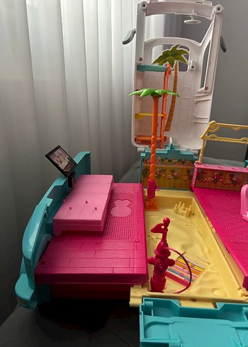 Barbie barbekü karavanı