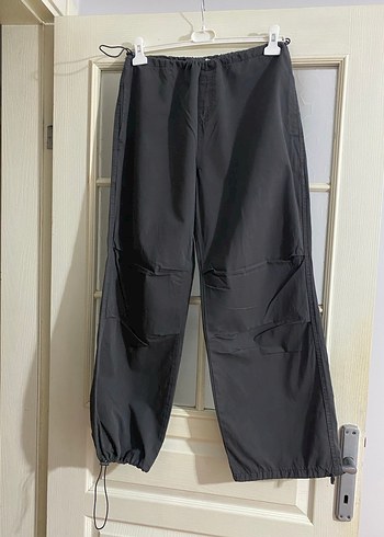 Stradivarius Paraşüt Pantolon