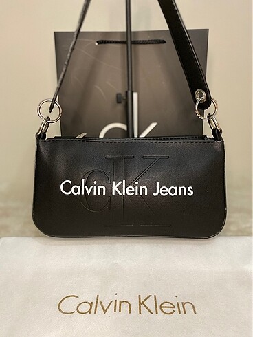 CALVIN KLEIN ÇANTA TOZ TORBALI GÖNDERİYORUM