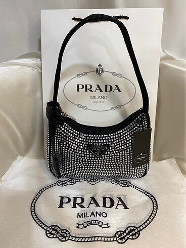  Beden PRADA RE EDITION 2000 TAŞLI ÇANTA
