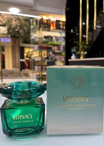 Versace Crystal Emerald Zarif Ve Modern Kadin Parfumu