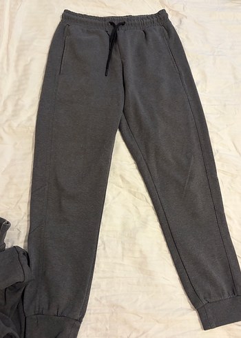 Gri Kapüşonlu Erkek Eşofman Takımı - Görsel 4