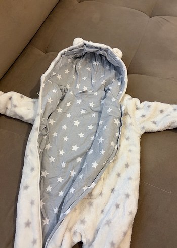 Kapüşonlu Beyaz Baskılı Bebek Tulumu - Görsel 2