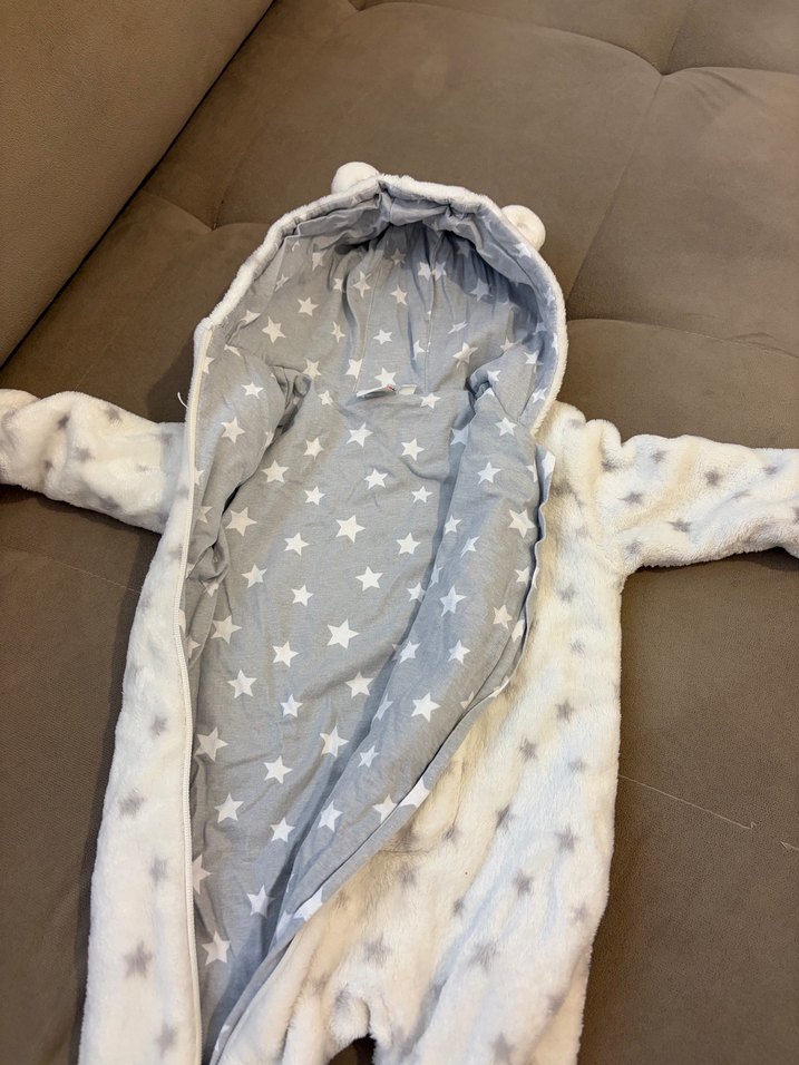 Kapüşonlu Beyaz Baskılı Bebek Tulumu - Görsel 2