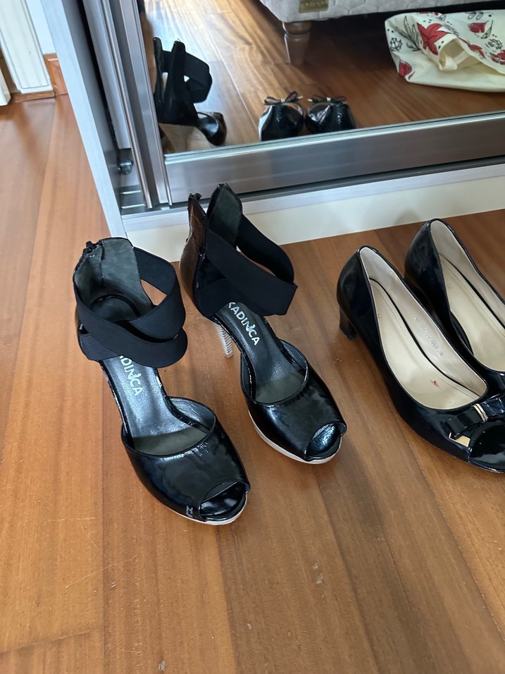 Siyah Rugan Bantlı Yüksek Topuklu Kadın Ayakkabı - Görsel 2