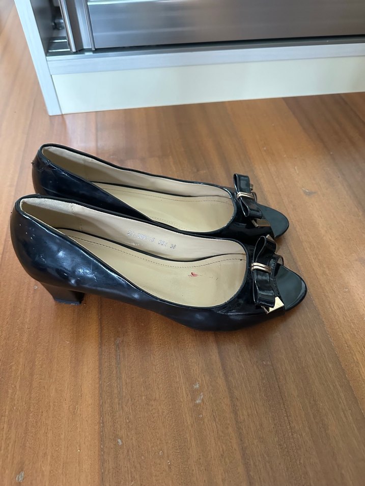 Siyah Tokalı Kadın Dolgu Topuk Ayakkabı - Görsel 2