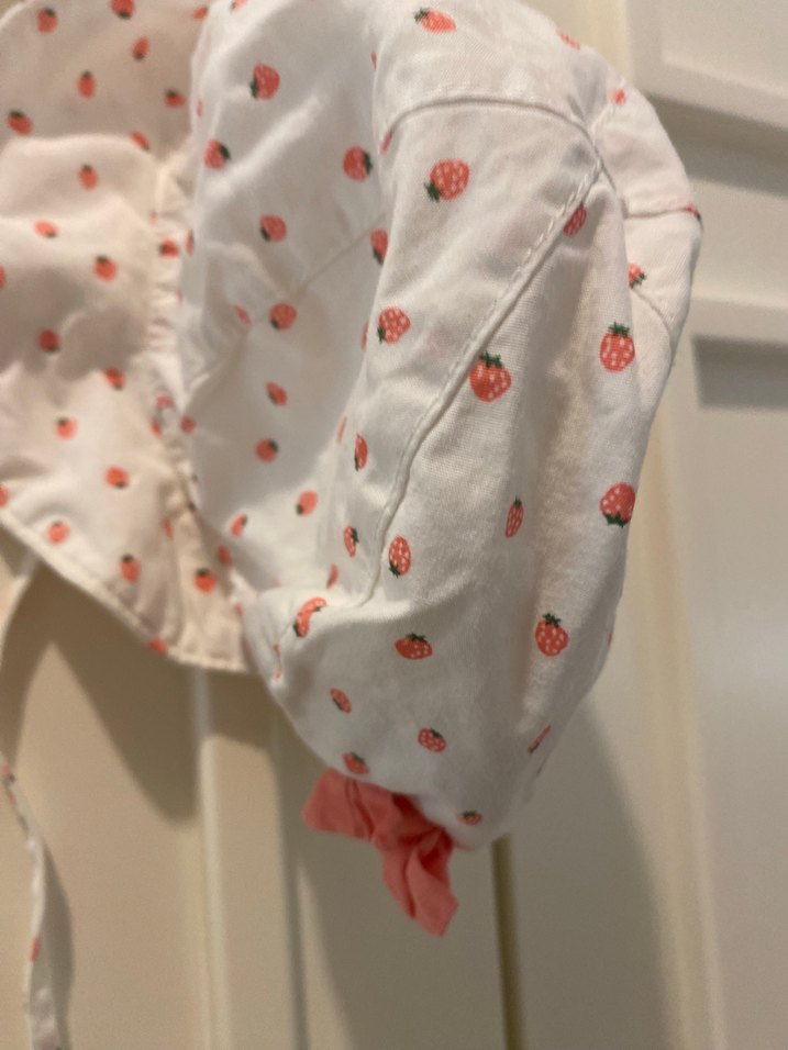 Çilek Baskılı Pamuklu Fırfırlı Çocuk Şapkası - Görsel 2