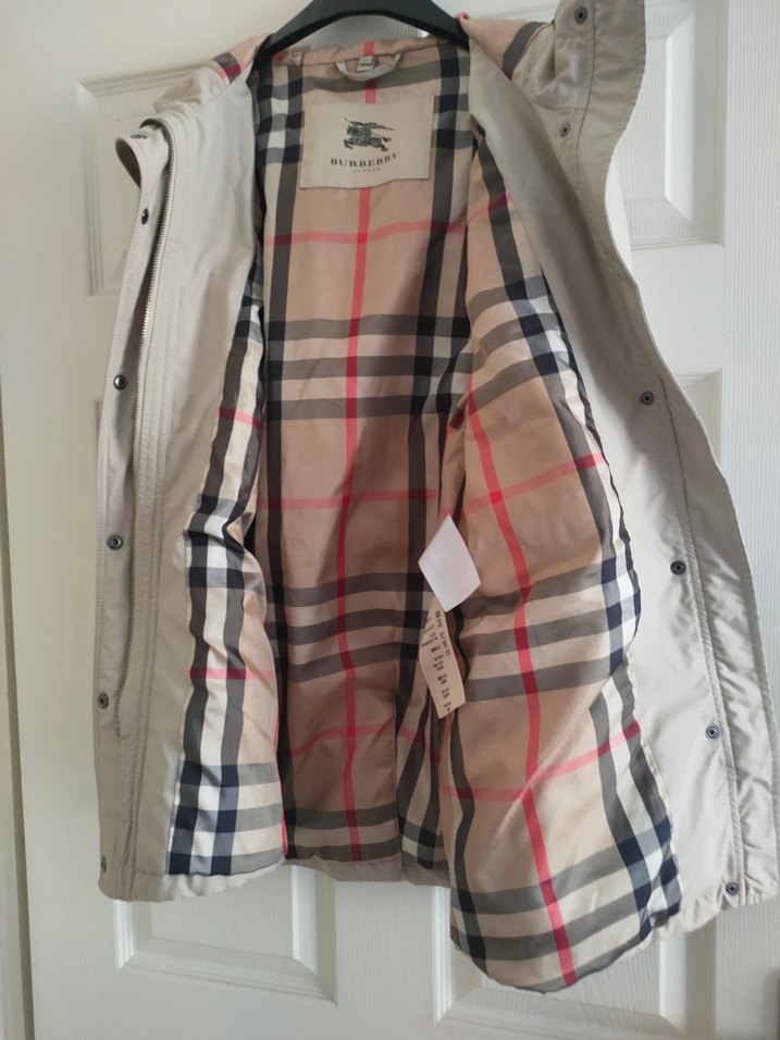 Burberry Bej Kapüşonlu Şehirlik Kaban — görsel 3/4