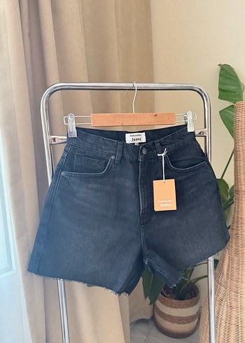Reformation REFORMATION Kadın Siyah Mini Denim Şort