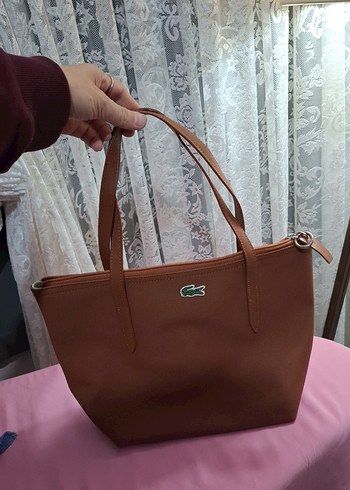 Lacoste ürünü