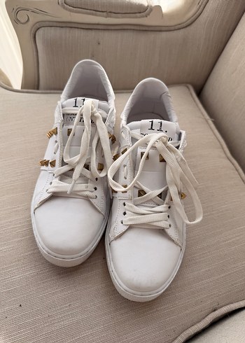 Valentino Minimalist Beyaz Sneaker
